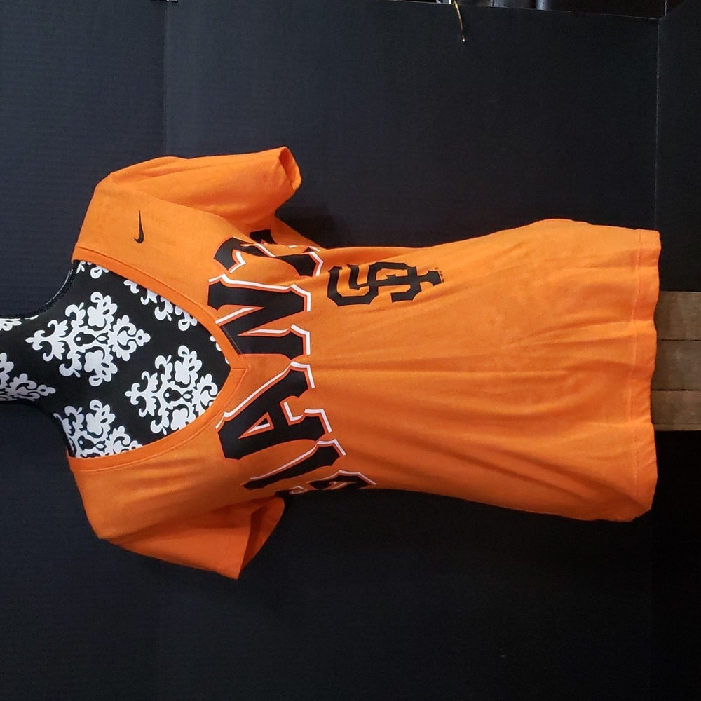 Nike Genuine Merchandise.  San Francisco Giants Orange V Neck Tee. Women's M.